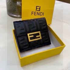 モデル大絶賛? フェンディ F...