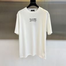 2025驚きの破格値安い バレンシアガ BALENCIAGAコピー NXZBAL139 優美なお出かけスタイル 半袖Tシャツ 2色可選