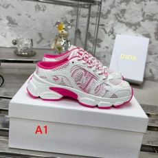 2025新作入荷本物保証 ディ...