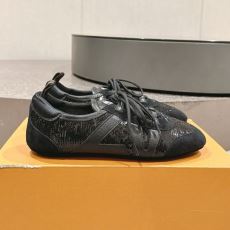 カジュアルシューズ スニーカー 2025新作入荷定番人気 ルイ ヴィトン ブランドコピー NXLV011 2色可選