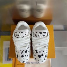 ルイ ヴィトン LOUIS V...