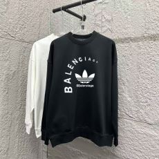 バレンシアガ BALENCIAGA WTBAL223 2025驚きの破格値安い プルオーバーパーカー 2色可選 ブランドコピー 早くも完売している