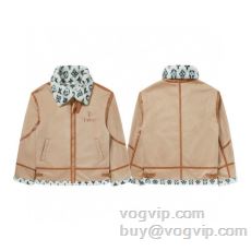 ルイ ヴィトン スーパーコピー WTLV536 2025超激得100%新品 フリースジャケット 中わたジャケット お洒落に魅せる