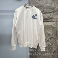 存在感のある ルイ ヴィトン LOUIS VUITTONコピー ブランド WTLV542 プルオーバーパーカー 2色可選 2025超激得品質保証