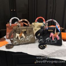 コーデ 知的なムードを演出 エル...