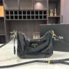 プラダ PRADA 2026人気定番豊富な WBAGPR025 レディースバッグ ショルダーバッグ 業界高品質スーパーコピー スタイリッシュな印象