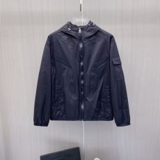 ブルゾン モンクレール 偽物ブ...