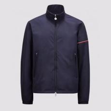 ブルゾン ジャケット、上着 モ...