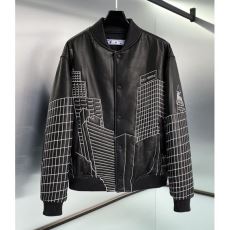 コーデ 知的なムードを演出 ブルゾン 革ジャケット オフホワ...