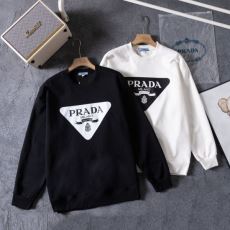 芸能人に愛用者続出 プラダ PR...