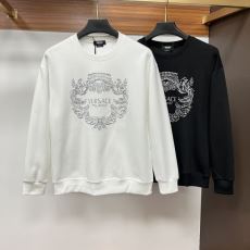 2026年モデル入荷 ヴェルサーチ スーパーコピー WTVS002 プルオーバーパーカー 2色可選 高級感ある