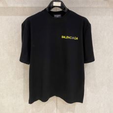 絶大な人気を誇る バレンシアガ...