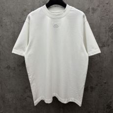 ムダな装飾を排したデザイン バ...