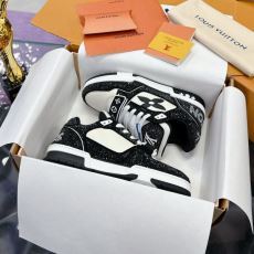ルイ ヴィトン LOUIS V...