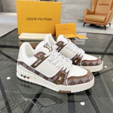 韓国の人気 ルイ ヴィトン LOUIS VUITTONコピー ブランド NXIELV059 スニーカー カジュアルシューズ 2026新商品！
