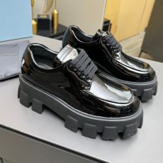 実用性に溢れるアイテム プラダコピーブランド NXIEPR007 ビジネスシューズ カジュアルシューズ 2026新品本物