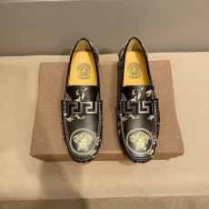 2026驚きの破格値安い ヴェルサーチ VERSACEブラン...