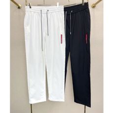 2026年モデル入荷 プラダ ブランドスーパーコピー NZKPR010 シックスタイルに活躍 チノパン スエットパンツ 2色可選