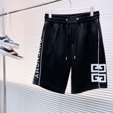 大人キレイに仕立てる ジバンシィ...