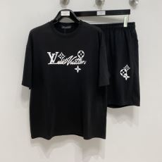 存在感のある ルイ ヴィトンコピー NXZLV176 上下セット 半袖Tシャツ 2色可選 2026年モデル入荷