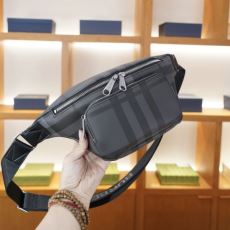 2026品質保証新作登場 バーバリースーパーコピー NBAGBU046 お洒落に魅せる 斜め掛けバッグ ショルダーバッグ メンズバッグ