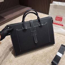早くも完売している ハンドバッ...