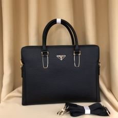 落ち着いた感覚 プラダ PRAD...