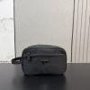 プラダ PRADAブランドスーパーコピー 2026最新入荷 NBAGPR065 ポーチ セカンドバッグ メンズバッグ 大絶賛の履き心地!