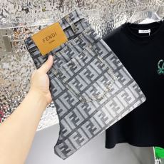 上品に着こなせ フェンディ コ...