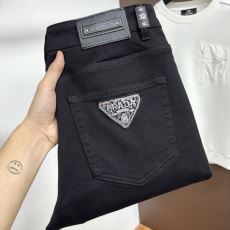 実用性に溢れるアイテム プラダ...