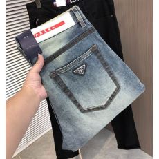 ジーンズ デニムパンツ 高級感を備えている プラダ ブランド...