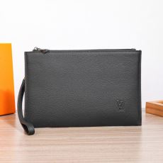 お洒落な存在感 ルイ ヴィトンLOUIS VUITTON 2026HOT大得価 LV118 ポーチ セカンドバッグ メンズバッグ 4色可選 ブランドコピー代引き専門店