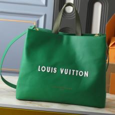 ルイ ヴィトンLOUIS VU...