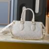 ルイ ヴィトンLOUIS VUITTON 2026最安値セール WBAGLV370 ショルダーバッグ ハンドバッグ 上品な輝きを放つ形 レディースバッグ 3色可選 スーパーコピー 優良サイト